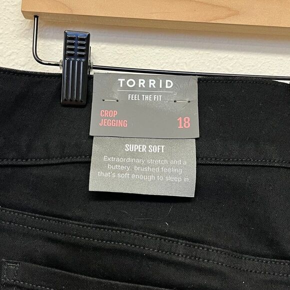 New Torrid Black Crop Jegging - Size 18 - Picture 7 of 7